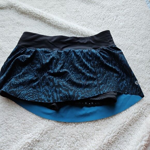 LULULEMON Womens Pace Rival Running Skirt Skort Size 6 Black Blue Athletic... - Picture 1 of 7